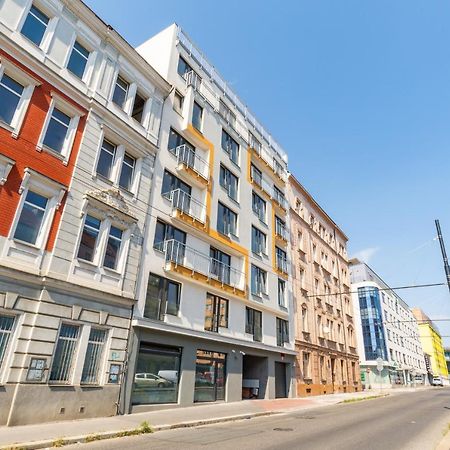 Brand New One Bedroom Apartment #54 In Brand New Building With Free Parking Прага Экстерьер фото