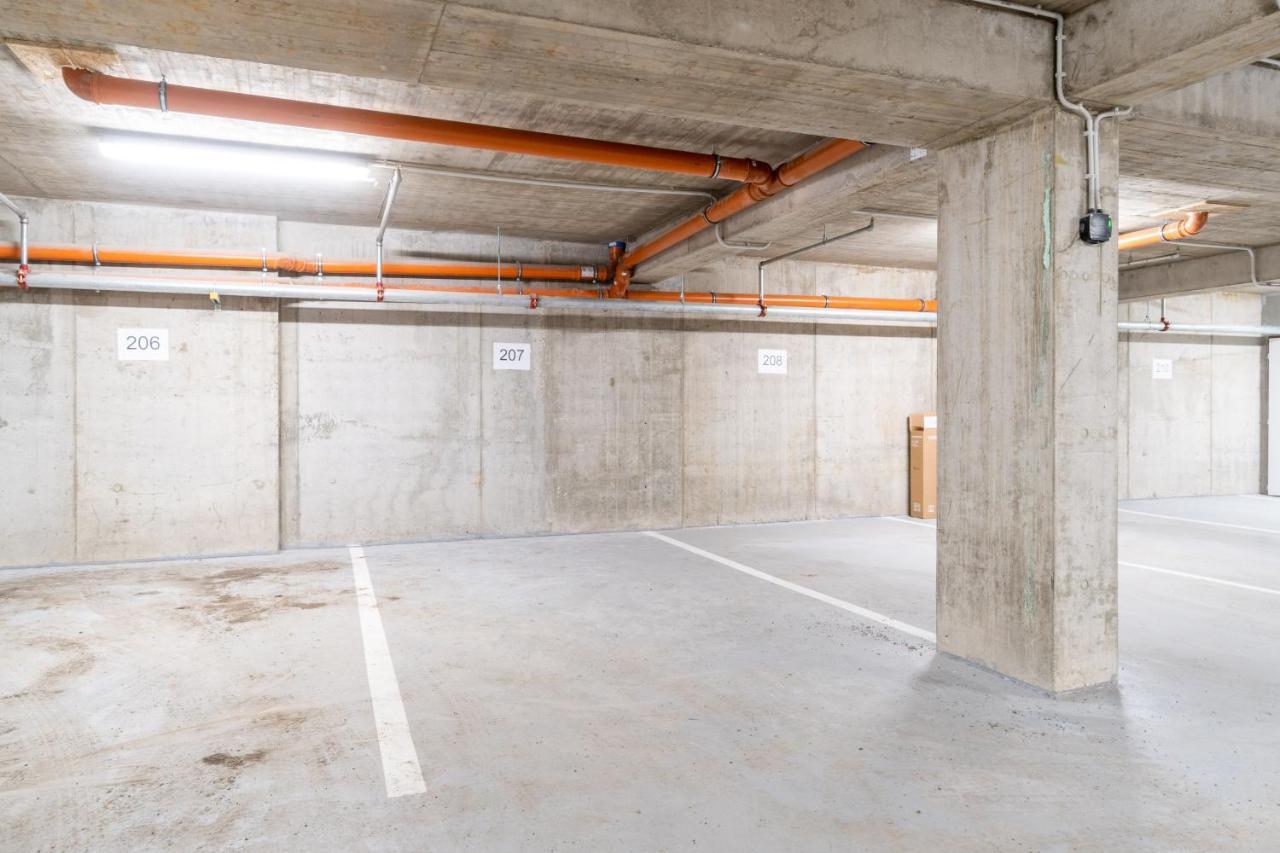 Brand New One Bedroom Apartment #54 In Brand New Building With Free Parking Прага Экстерьер фото