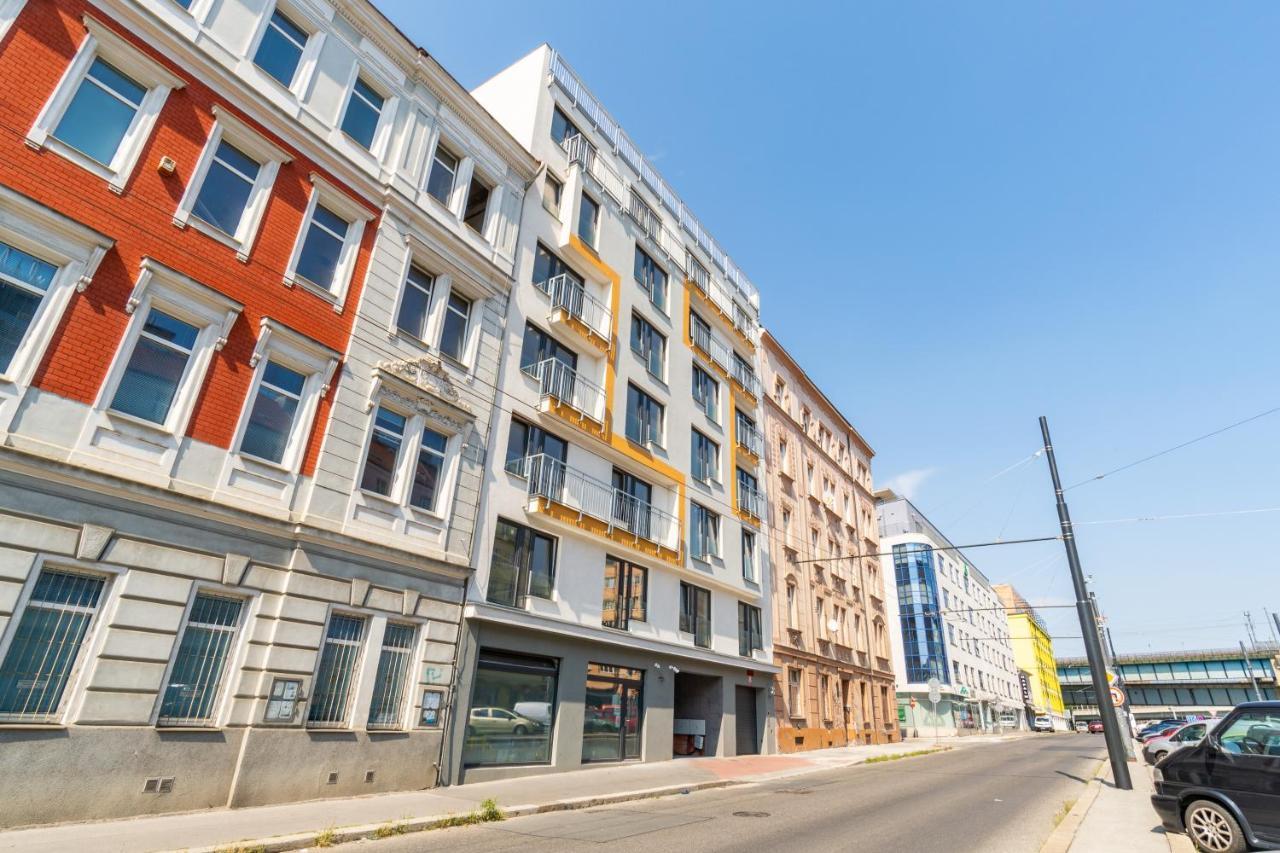 Brand New One Bedroom Apartment #54 In Brand New Building With Free Parking Прага Экстерьер фото